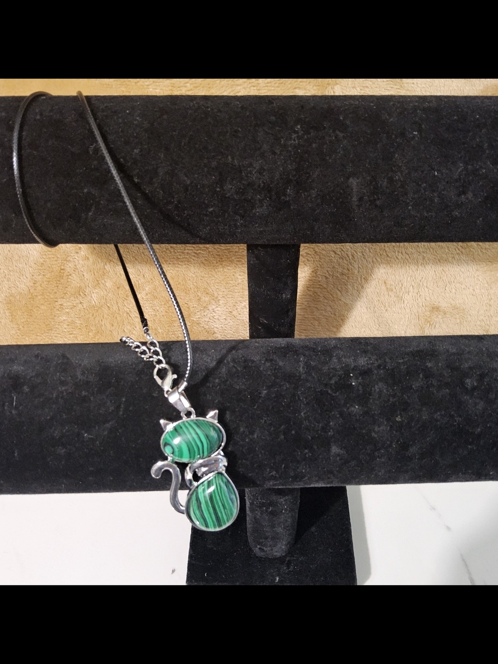 Green Malachite Cat Pendant Necklace Silver Tone Feline Charm